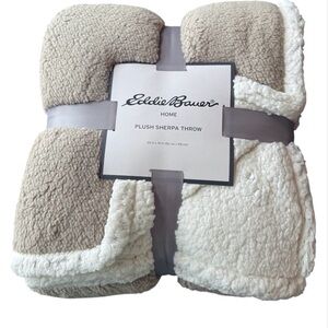 Eddie Bauer Plush Sherpa Throw 60” x 70” NWT TAN